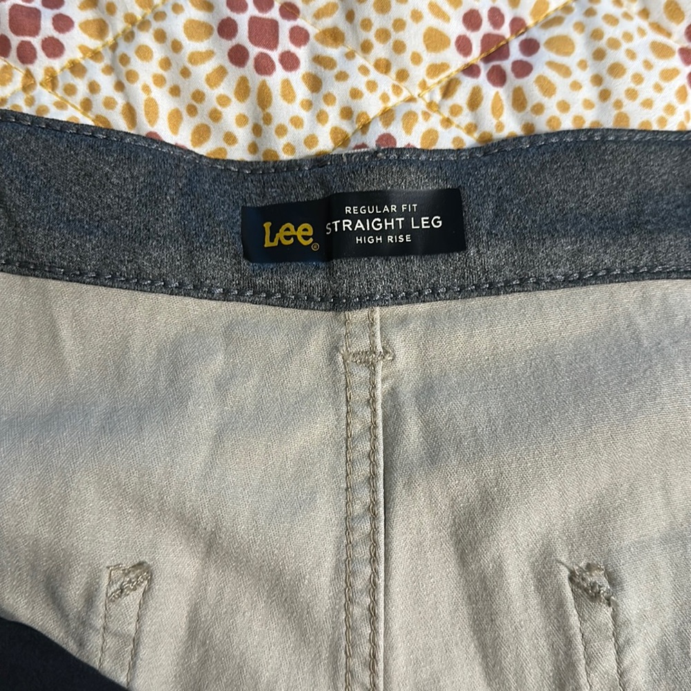 Great cropped pants!